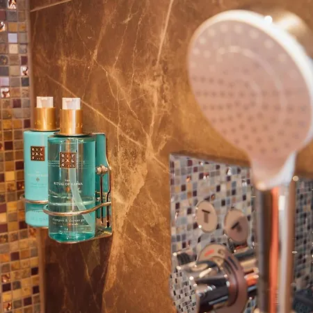 Harbour Boutique Hotel *