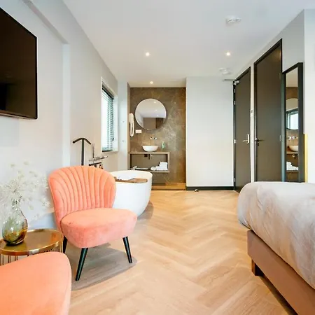 Harbour Boutique Hotel *