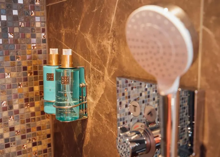 Harbour Boutique Hotel *