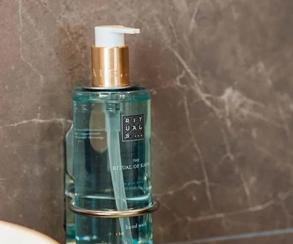 Harbour Boutique Hotel *