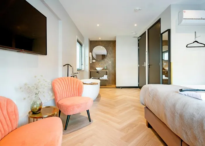 Harbour Boutique Hotel *